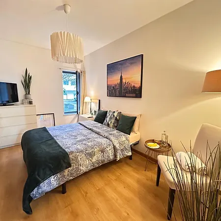 Lisbon S Joao Talha Homestay *